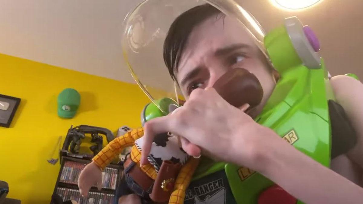 Escena del beso de Buzz Lightyear