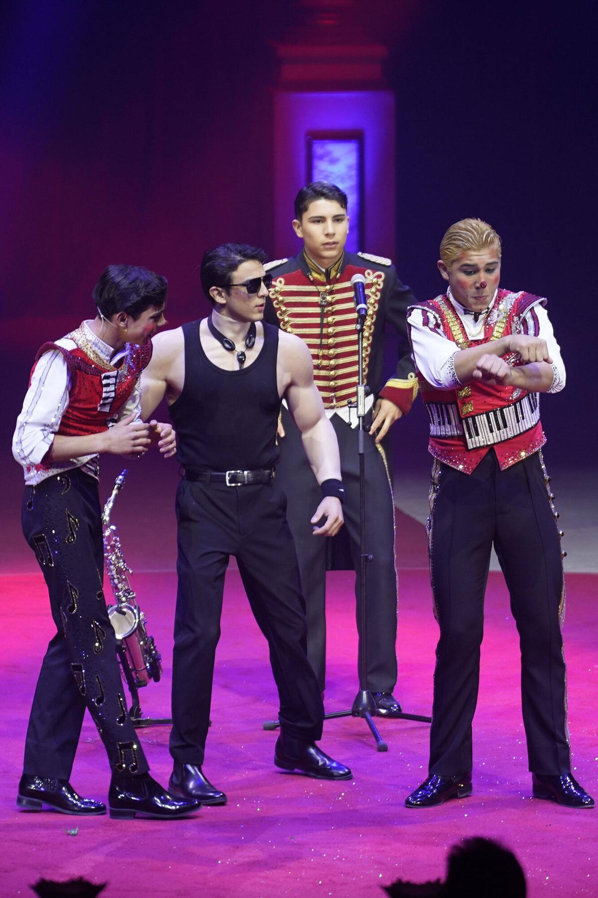 Les imatges de l'espectacle Vermell del Festival del Circ de Girona 2026