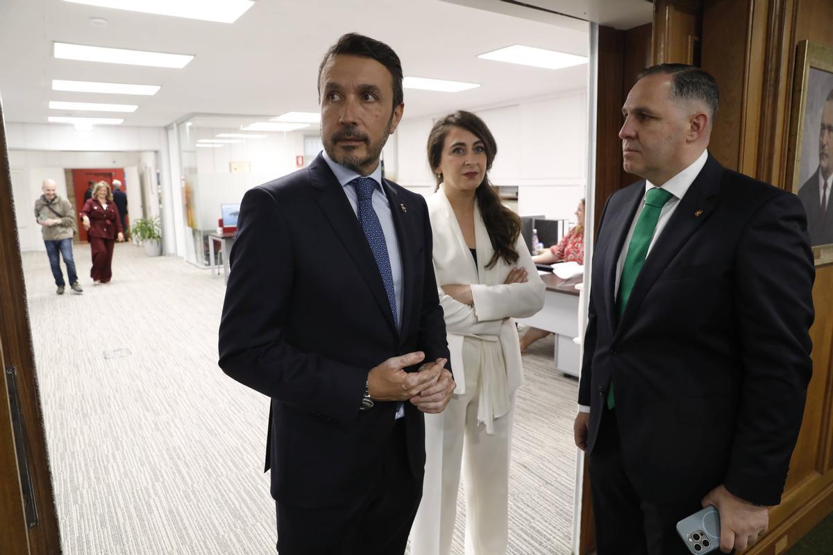 En imágenes: así fue el pleno de reelección de Daniel González en la Cámara de Comercio de Avilés En imágenes: así fue el pleno de reelección de Daniel González en la Cámara de Comercio de Avilés