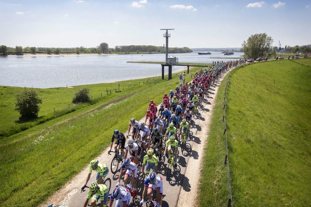 Marcel Kittel logró su segunda victoria consecutiva en tierras holandesas.