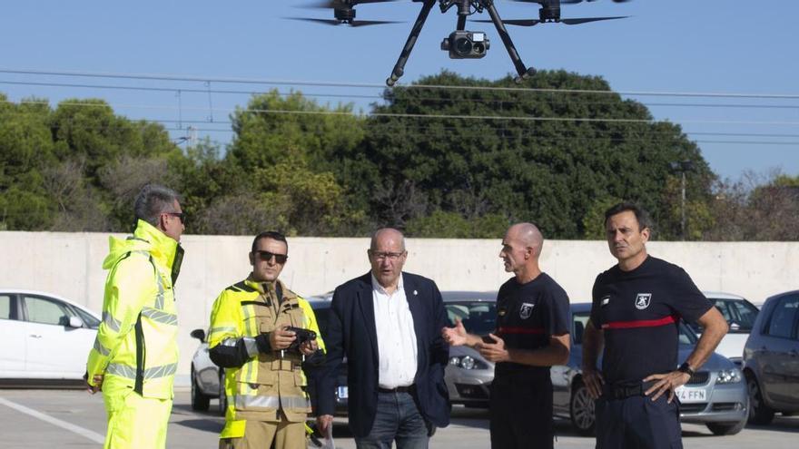 Los Bomberos del Ayuntamiento de Alicante se quedan sin jefe tras la renuncia de Carlos Pérez