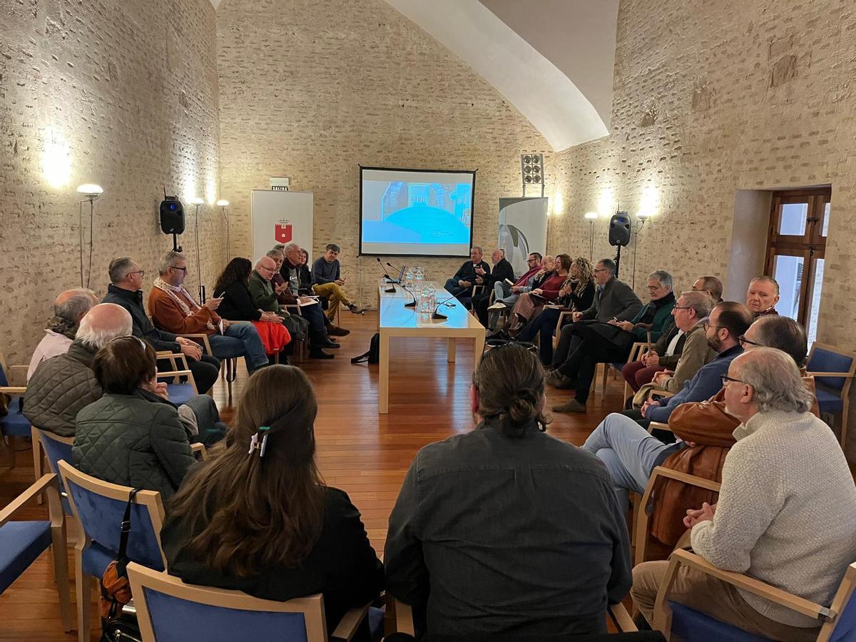 Reunión en el Castell d'Alaquàs sobre el cant de la Carxofa.