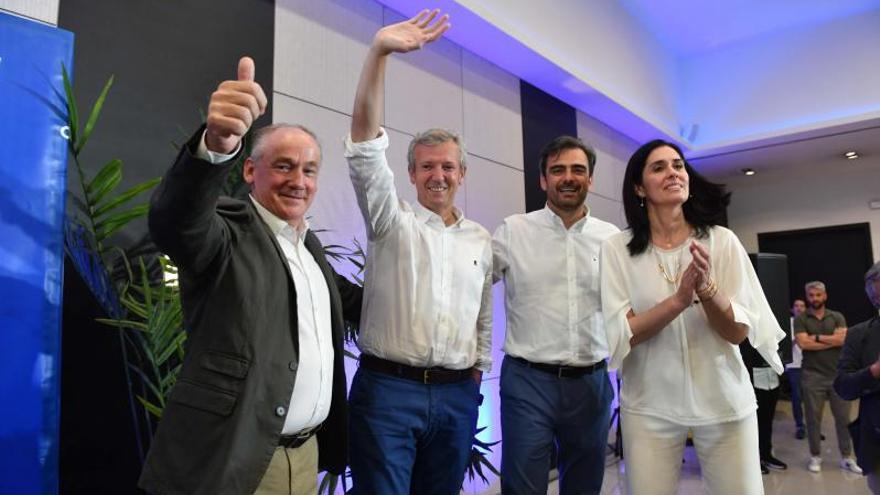 Miguel Lorenzo, en el congreso local del PP con Alfonso Rueda, Diego Calvo y Paula Prado.