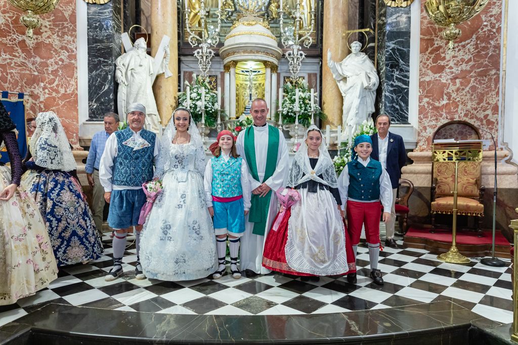 Una Ofrenda en pleno Septiembre con las Fallas del Marítimo