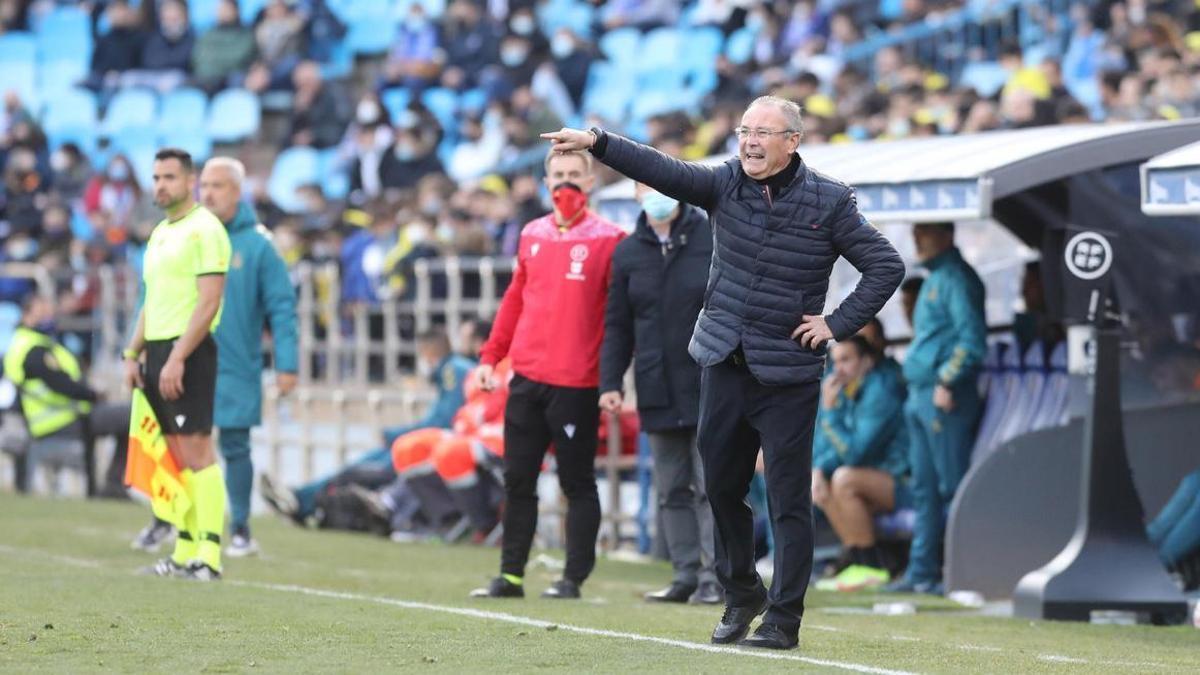 Vídeo | JIM tiene dudas y David Navarro es el entrenador interino
