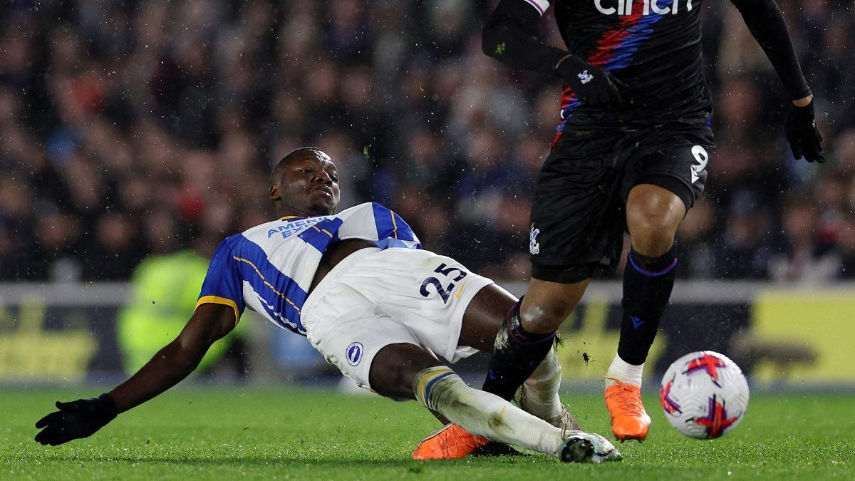 Mosiés Caicedo durante el Brighton - Crystal Palace de Premier League