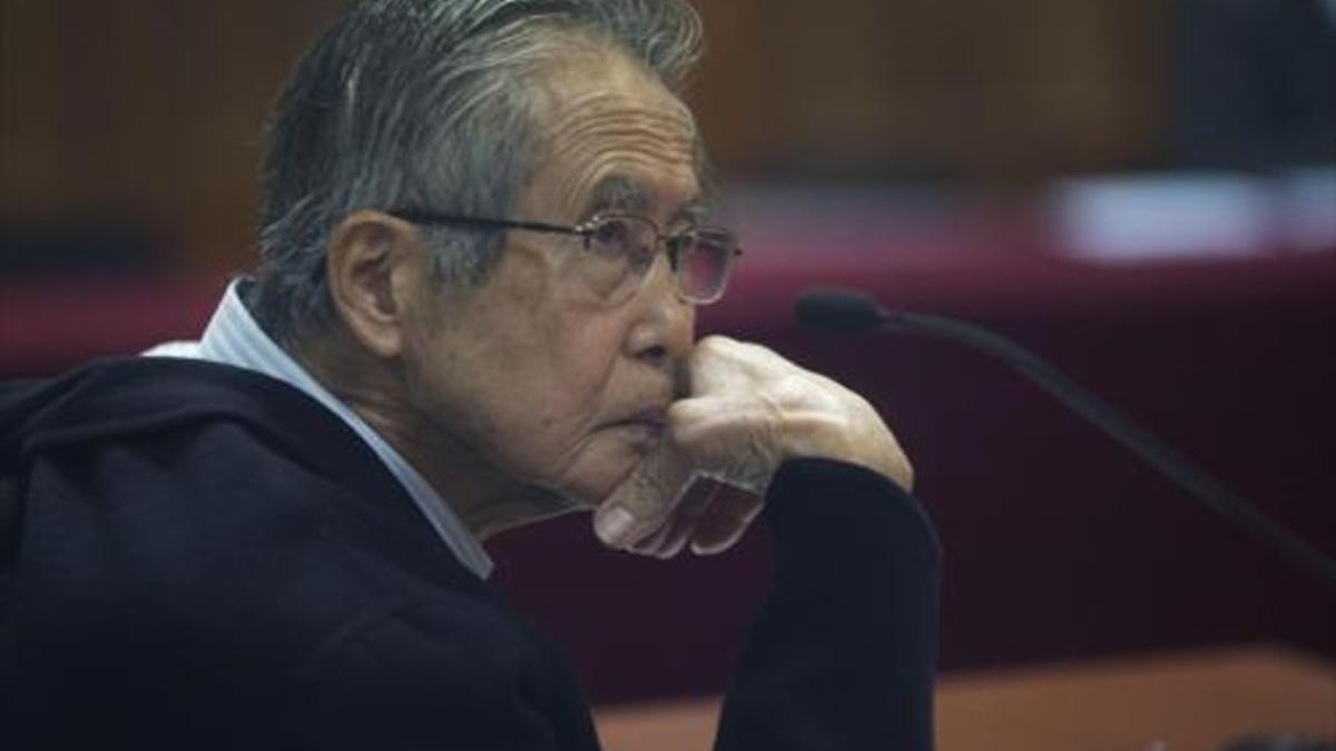 Alberto Fujimori asiste a su juicio en junio del 2016 en Lima.