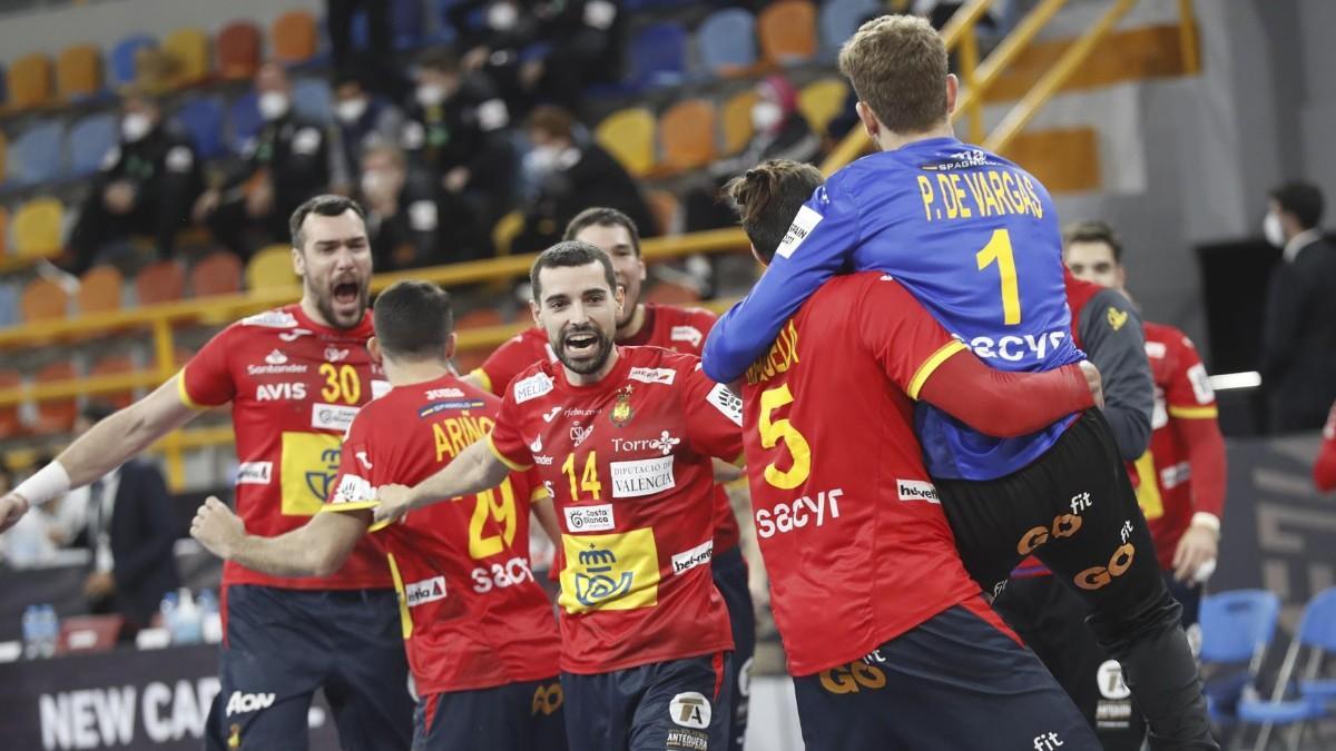 España celebra la victoria ante Alemania