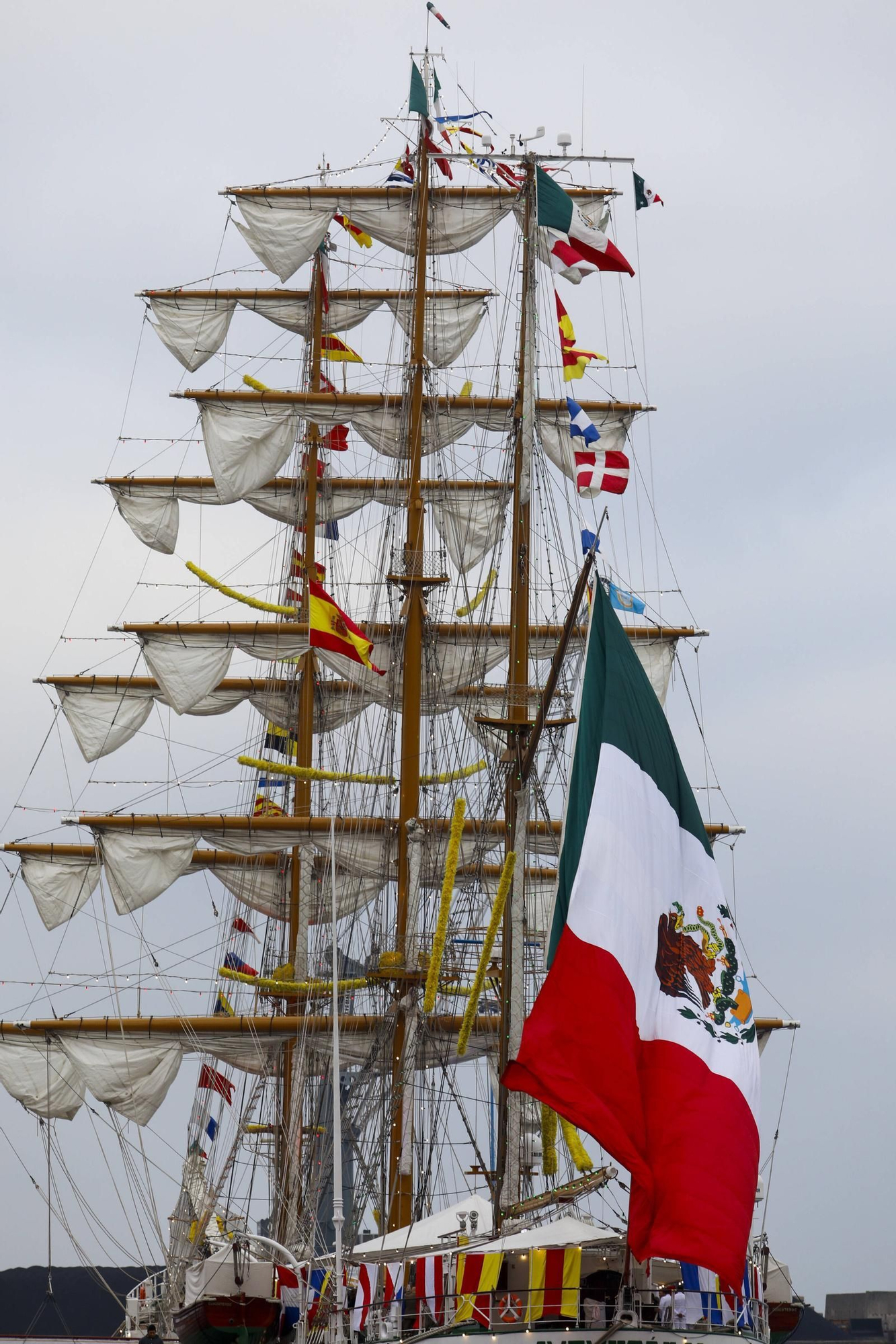 En imágenes: Así es el «Cuauhtémoc», el imponente barco de México que acaba de llegar a Gijón