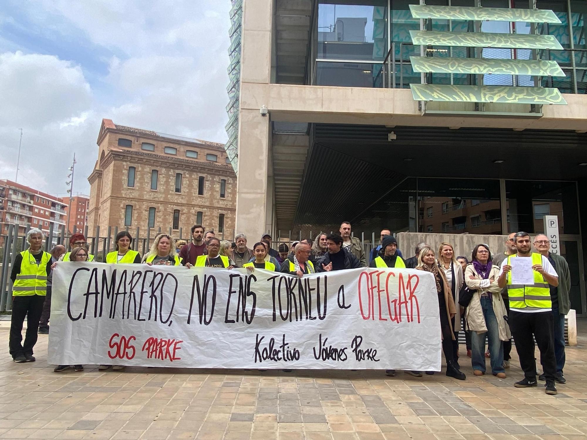 La plataforma SOS Parke se manifiesta por los impagos a los centros de día