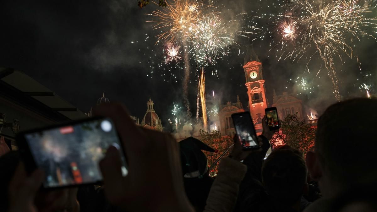 Dónde ver los fuegos artificiales de Nochevieja en Valencia, pirotecnia,  hora y lugar de los cuatro disparos