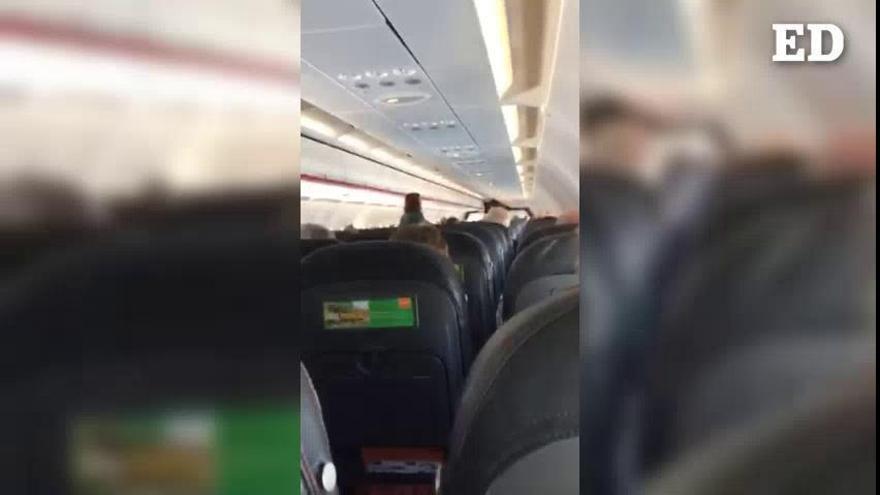 Crisis del coronavirus | "Muchas gracias": la tripulación de cabina de EasyJet da un emotivo mensaje durante un vuelo de repatriación desde Tenerife a Londres