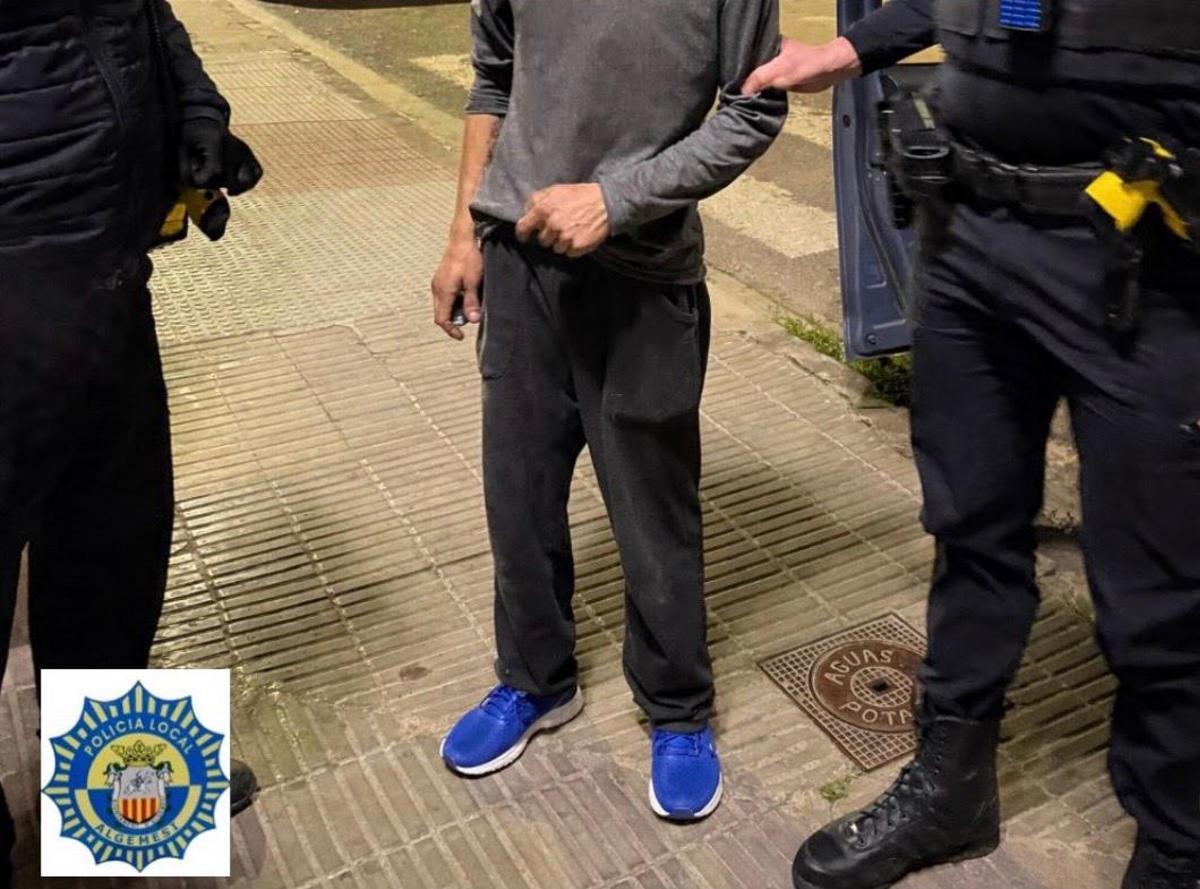 Detención del sospechoso de sustraer bienes personales en un domicilio de Algemesí.