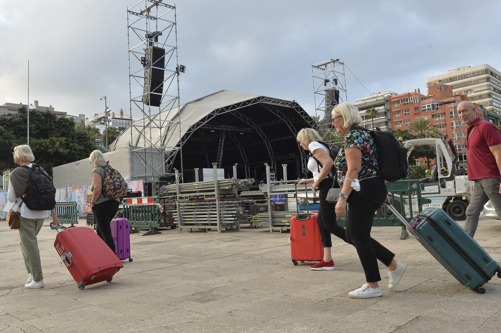 Montaje de los escenarios del Womad