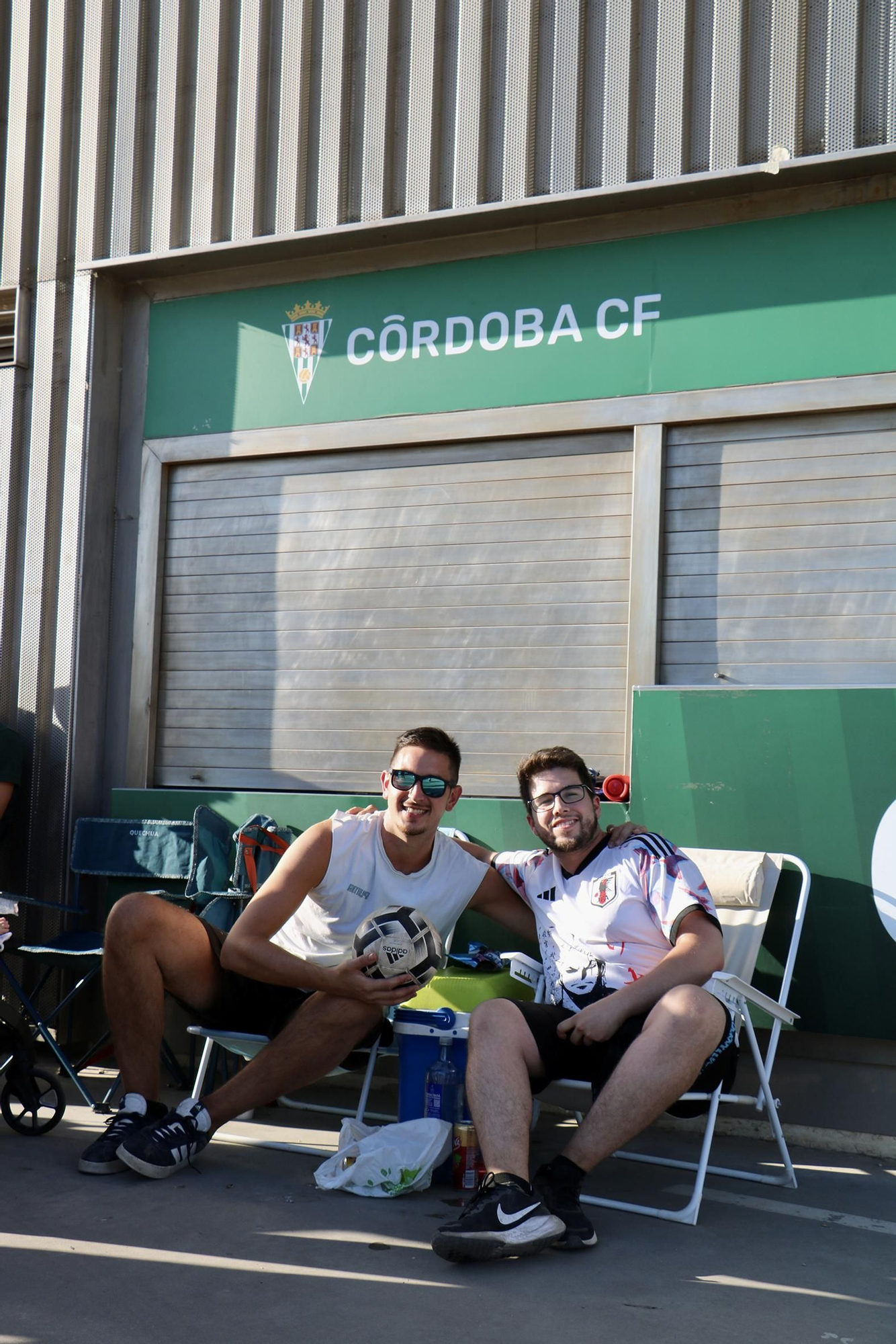 El inicio de la venta libre para el Córdoba CF-Real Betis en imágenes