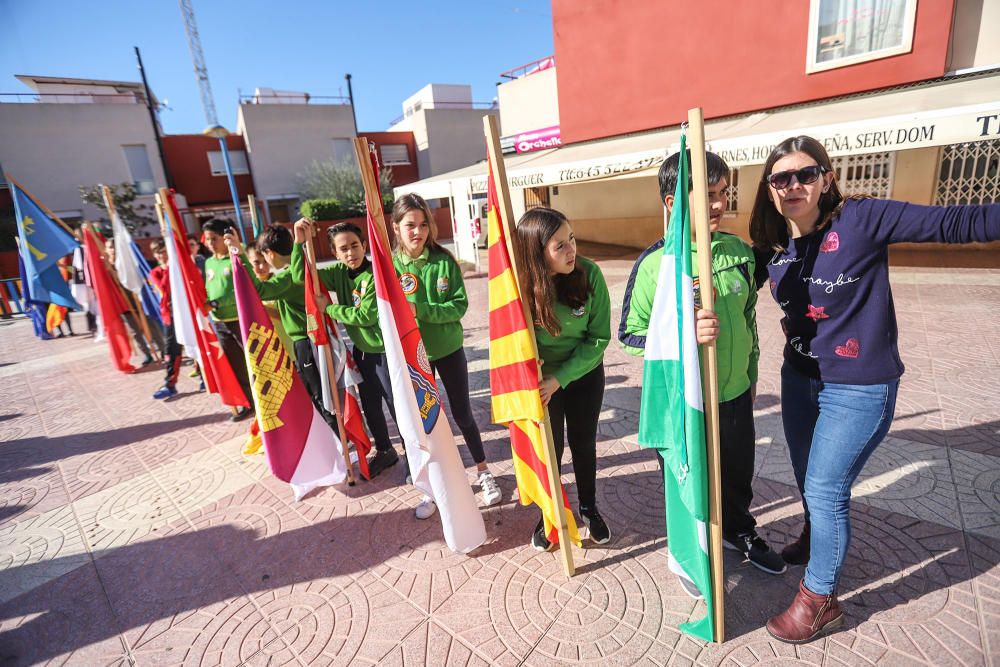 Los escolares del colegio de Hurchillo celebran lo