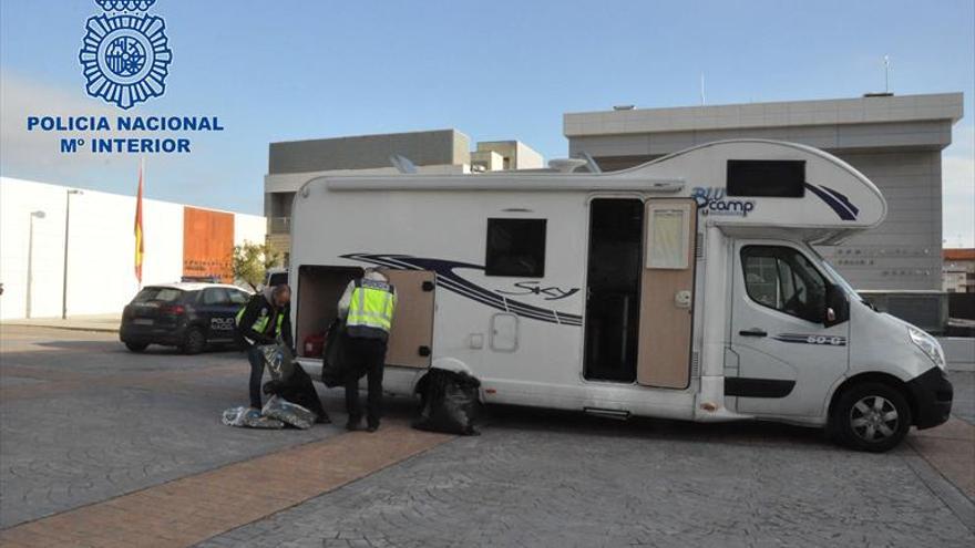 A prisión dos hombres que transportaban 37 kilos de marihuana en una autocaravana