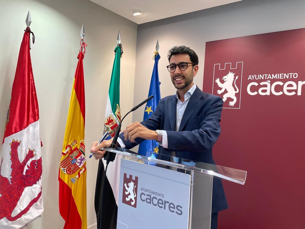 El altavoz del Gobierno local y concejal de Turismo, Ángel Orgaz.