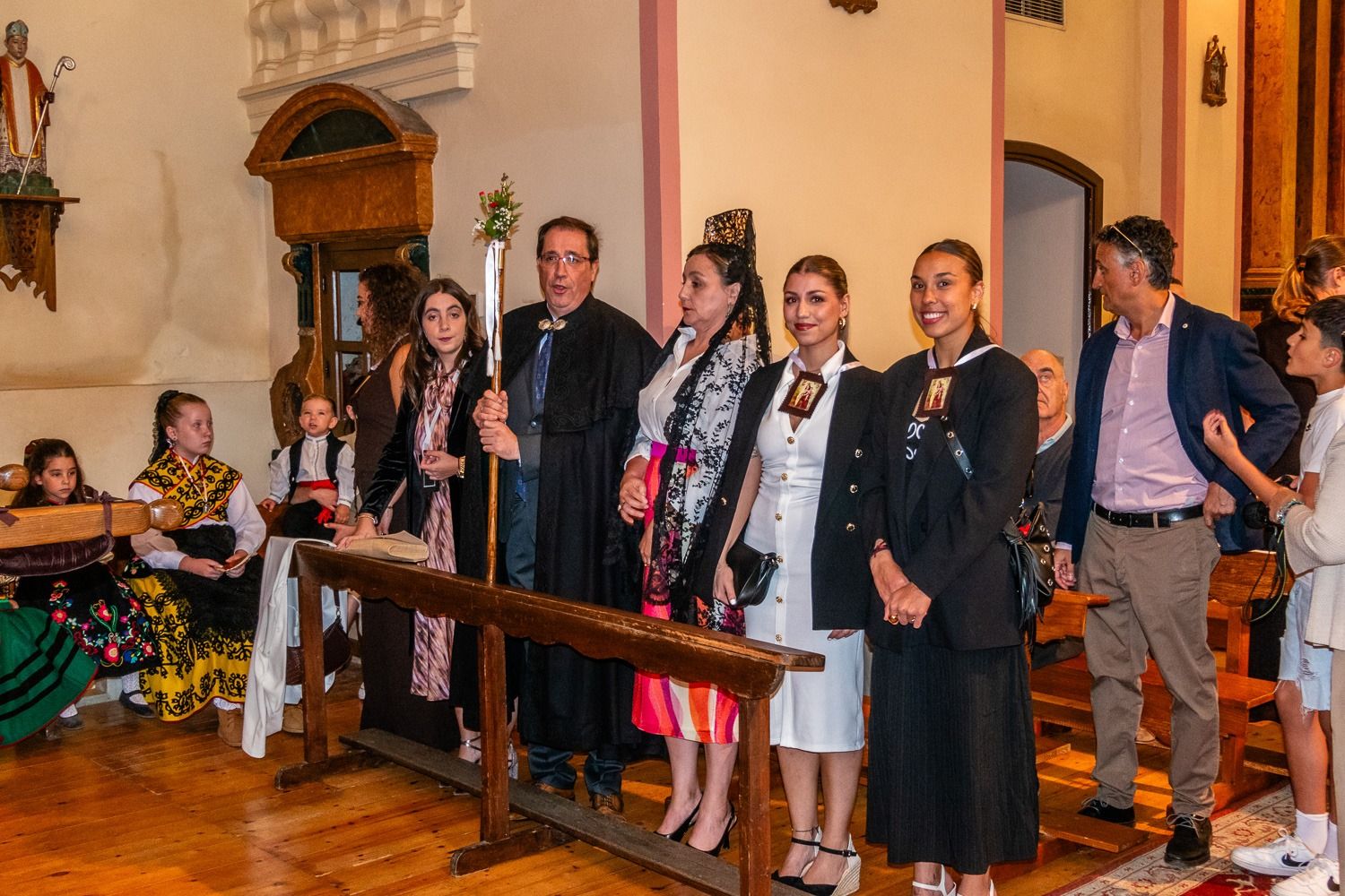 Tábara festeja la Virgen del Camrne más femenina