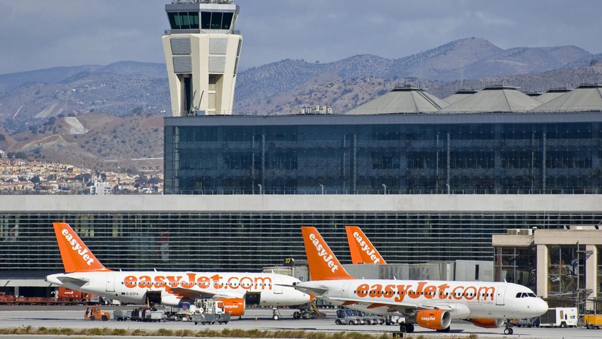Varios aviones de EasyJet en el aeropuerto de Málaga.