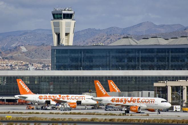 El alto precio de los combustible castiga también a EasyJet:  cae un 70% su beneficio