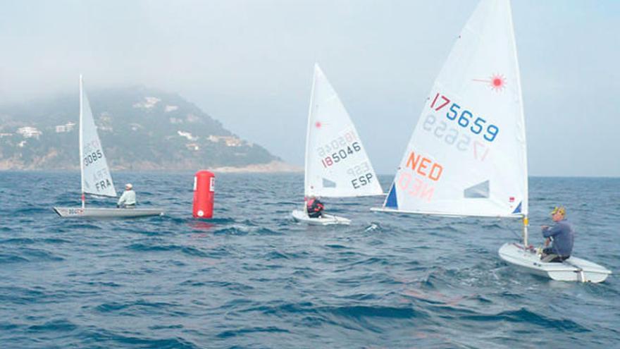 Vela Comença l&#039;Euro Laser Masters a Palafrugell