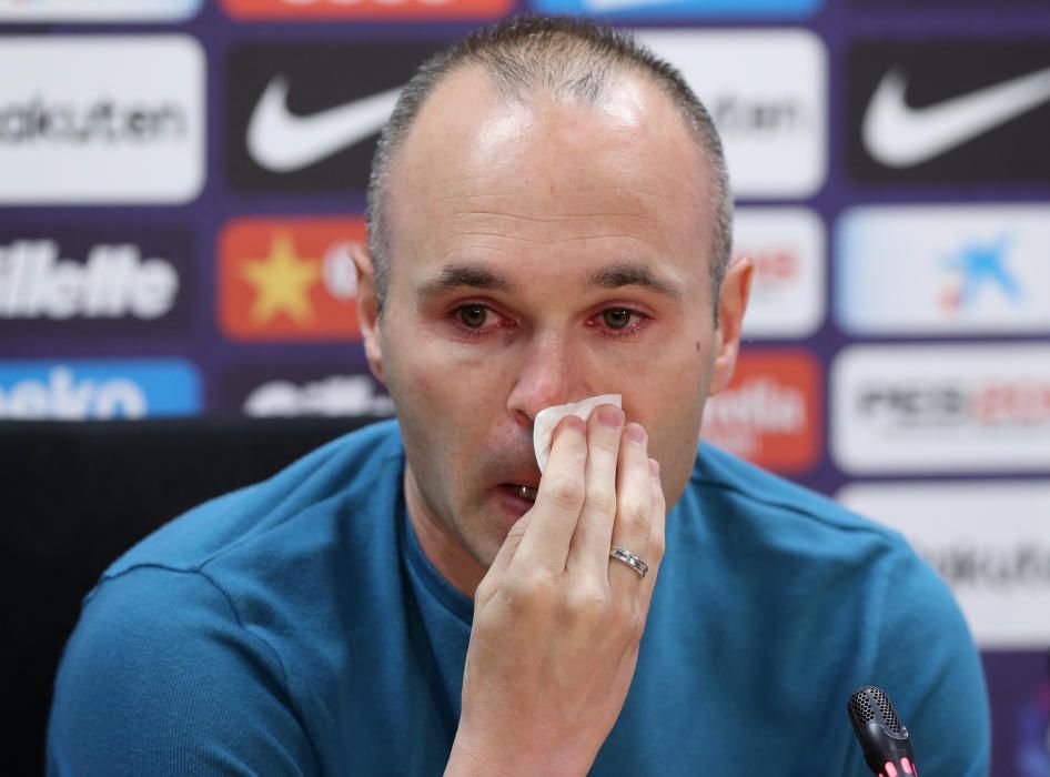 Iniesta, durante su rueda de prensa de despedida