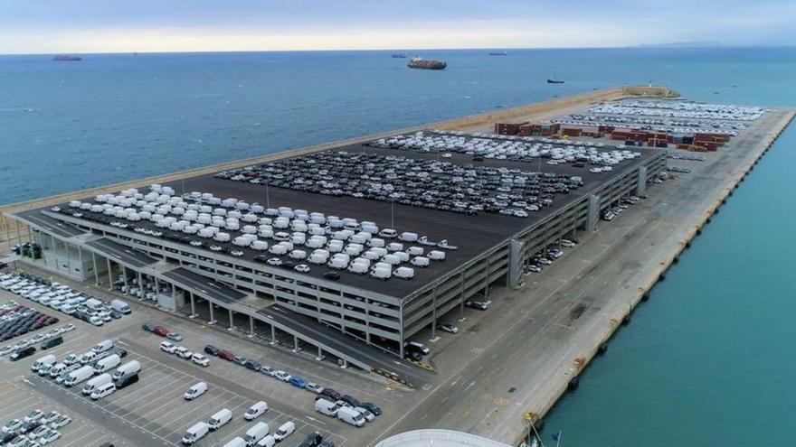 Los puertos de València y Sagunt disparan el tráfico de coches y se acercan al medio millón