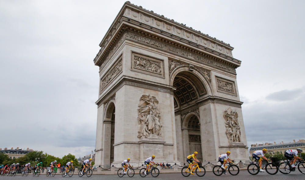 Froome gana su cuarto Tour de Francia, mientras que el belga Groenewegen gana en París.