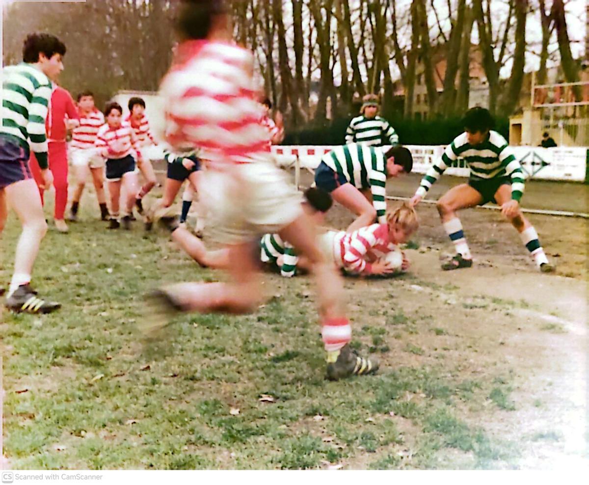 Buch, amb deu anys, amb el GEiEG contra el Maristes a la Devesa