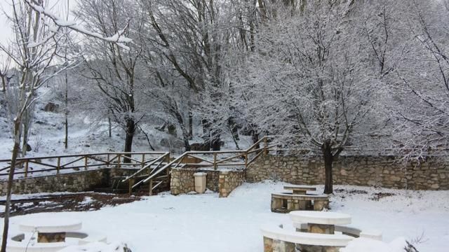 La nieve cubre la Font del Partagás, en la Sierra de Aitana