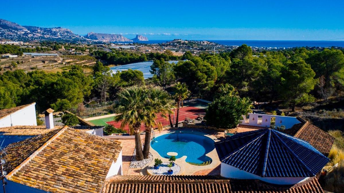 Vivienda con piscina en venta en L'Alfàs del Pi