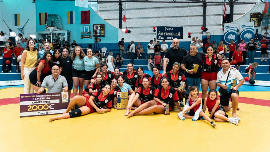 El Santa Rita revalida su corona de campeonas de la Liga Disa Gobierno de Canarias