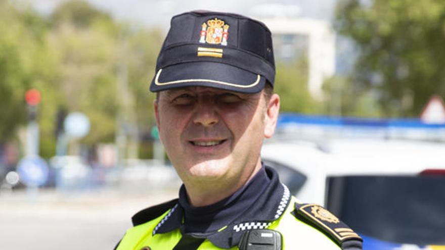 El inspector Francisco Vázquez, la semana pasada mientras trabajaba en Alicante.