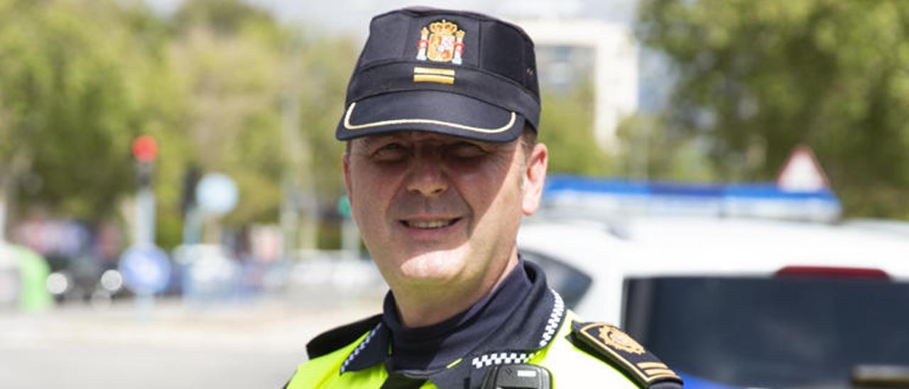 El inspector Francisco Vázquez, la semana pasada mientras trabajaba en Alicante.