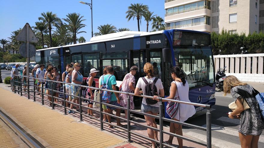 La Generalitat amplía el bus a la playa desde Sant Joan y Mutxamel a los fines de semana de septiembre