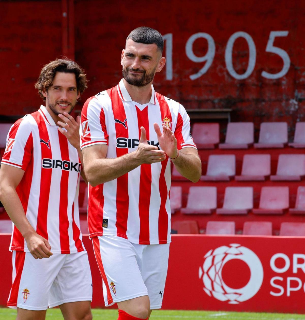 Pablo Vázquez, en primer término, seguido por Álex Corredera.
