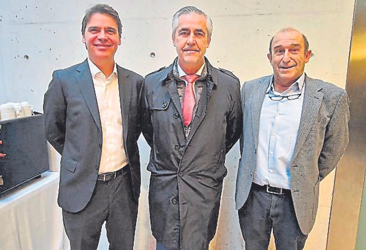 Antonio Solans, Michael Magnier y Santiago Mayol.jpg
