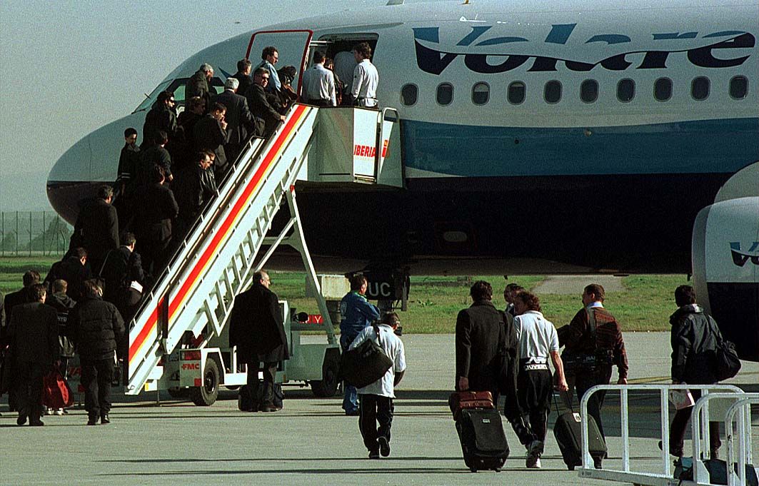 Reyes, ídolos, héroes olímpicos y anónimos a través de la historia del aeropuerto de Peinador