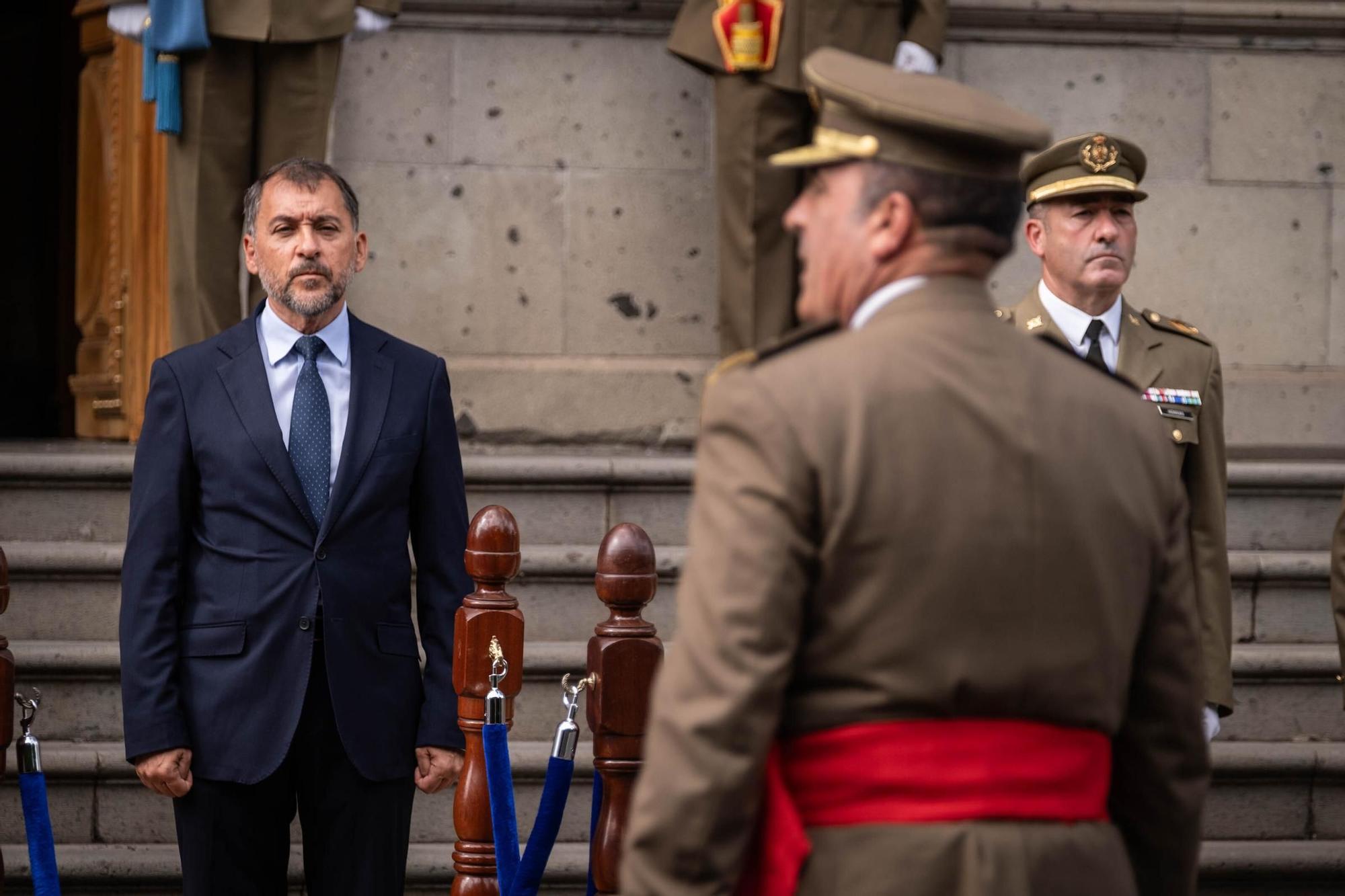 Solemne izado de la bandera por el 300 aniversario de la Capitanía General de Canarias