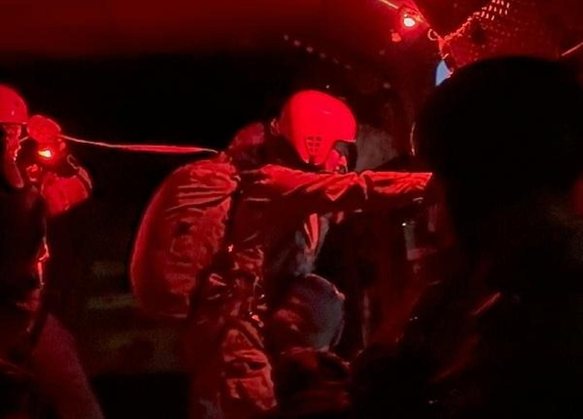 La heredera al trono, el día que hizo el salto en paracaídas por la noche.