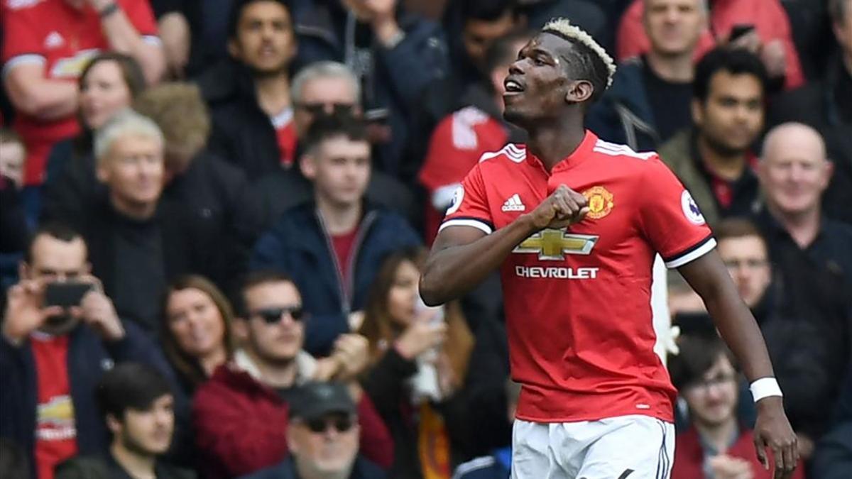 Pogba durante un partido de la Premier League contra el Arsenal