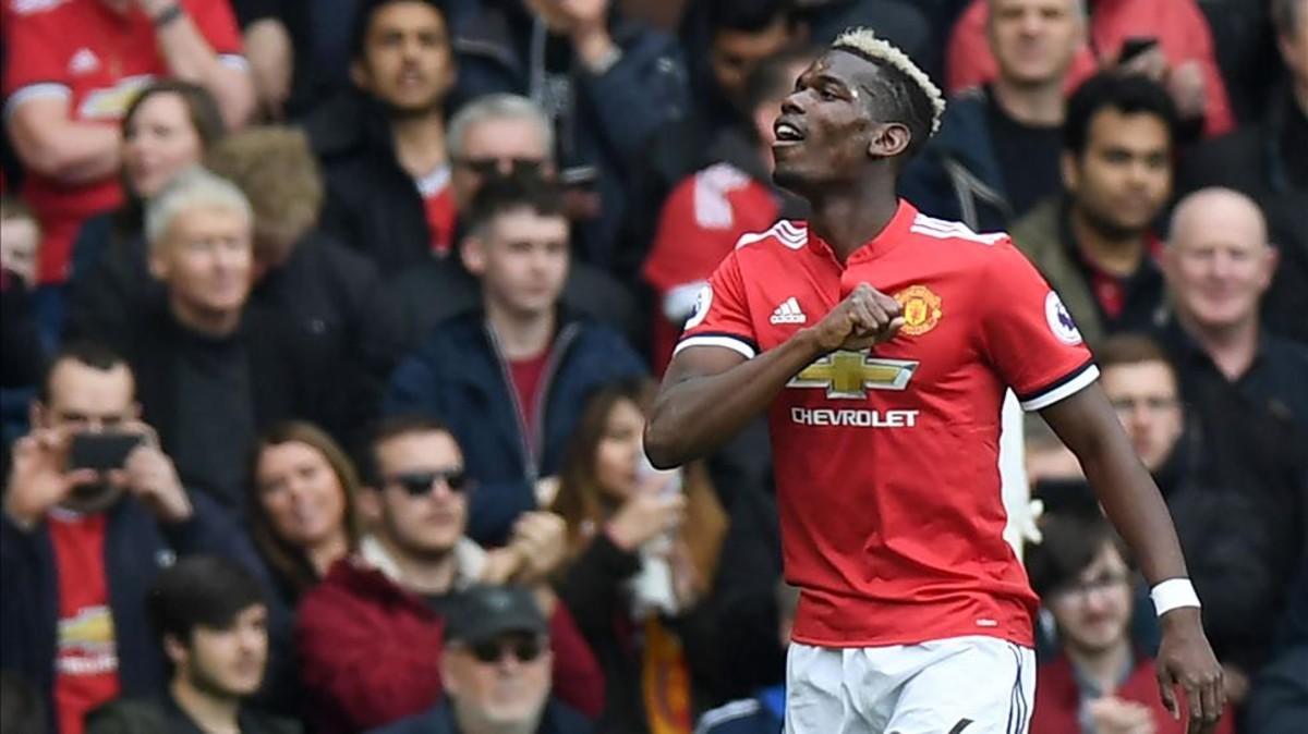 Pogba durante un partido de la Premier League contra el Arsenal