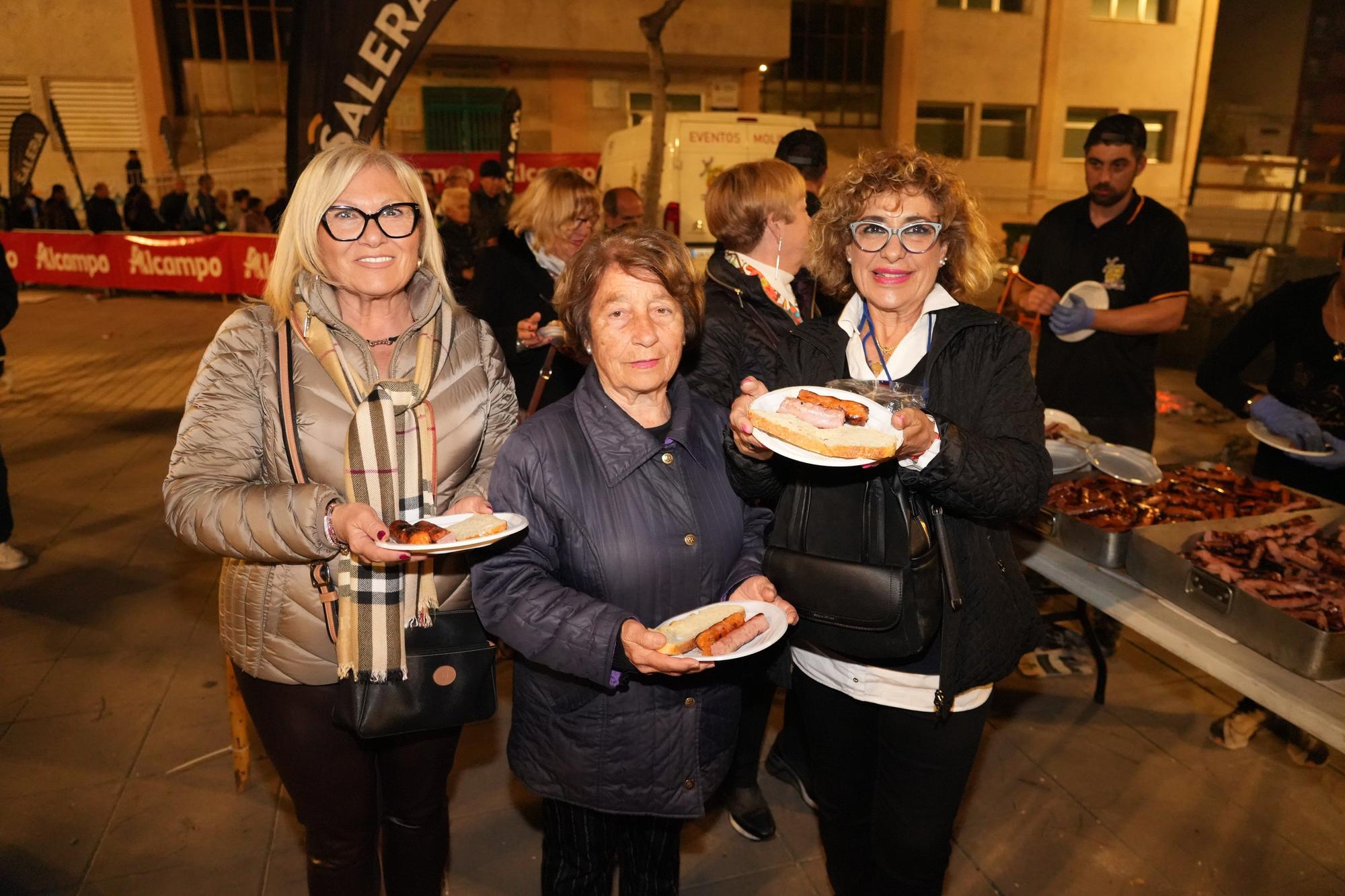 Imágenes de Magdalena: Barbacoa popular para más de 4.000 personas en Castelló