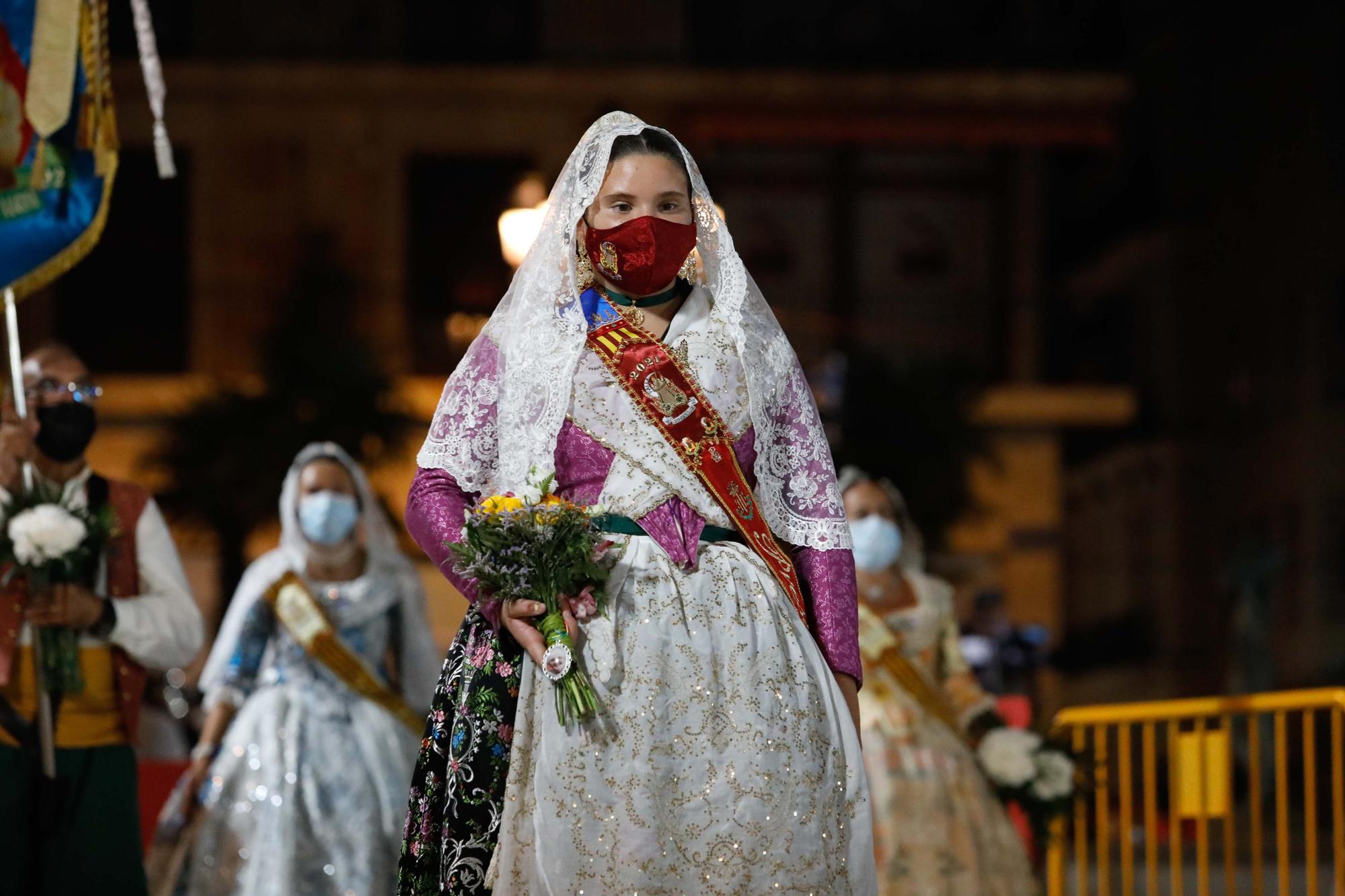 Búscate en el primer día de la ofrenda por la Calle Caballeros de las 21:00 a las 22:00