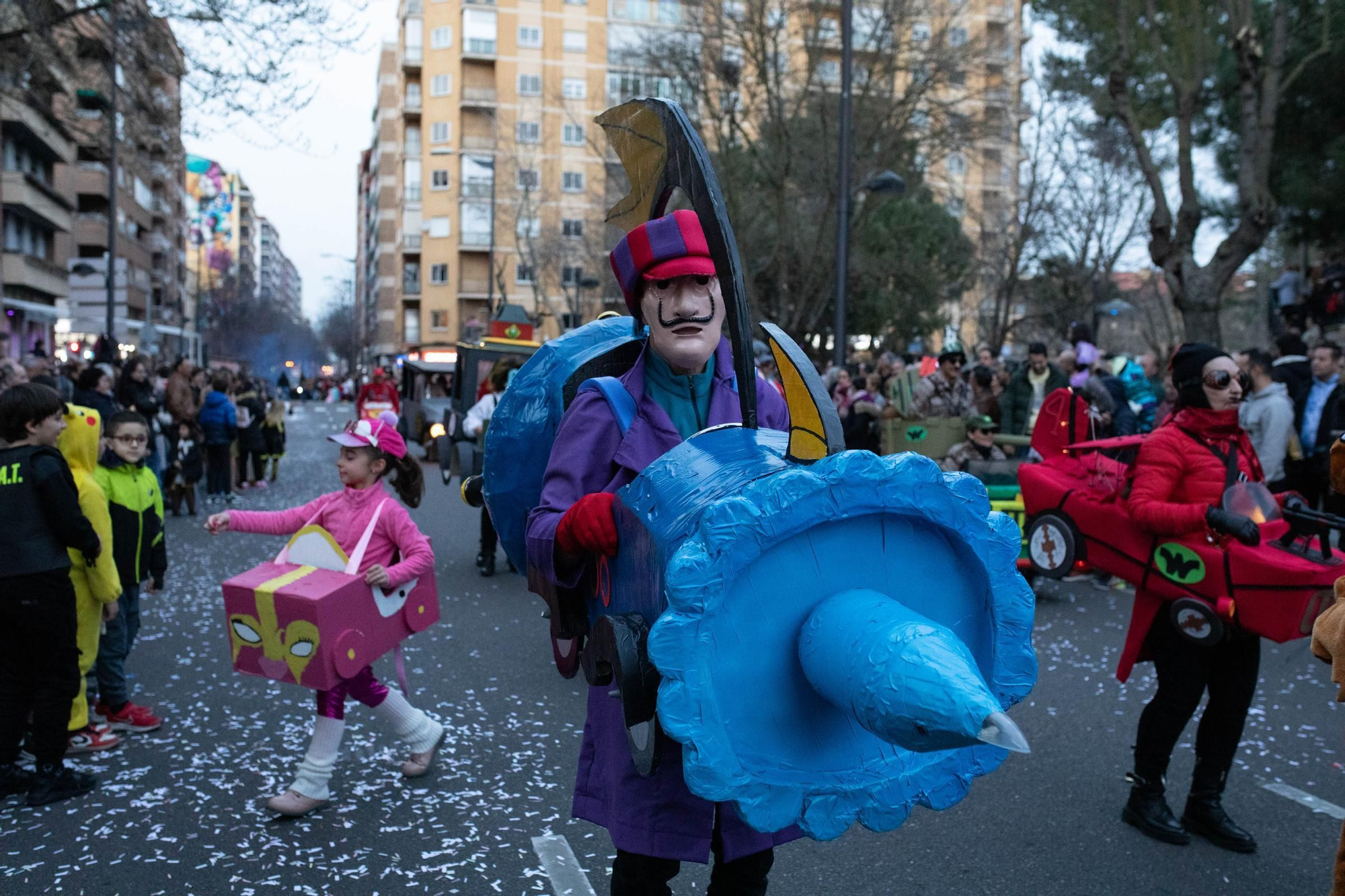 GALERÍA | Zamora se llena de color en el desfile de Carnaval