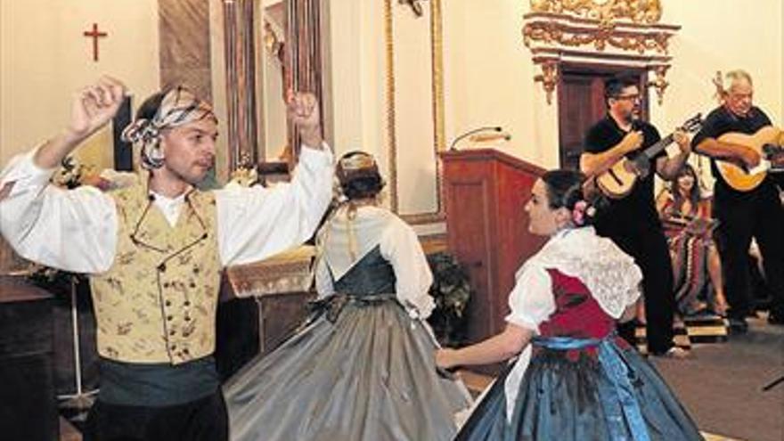 Vila-real honra a su patrona con una masiva serenata