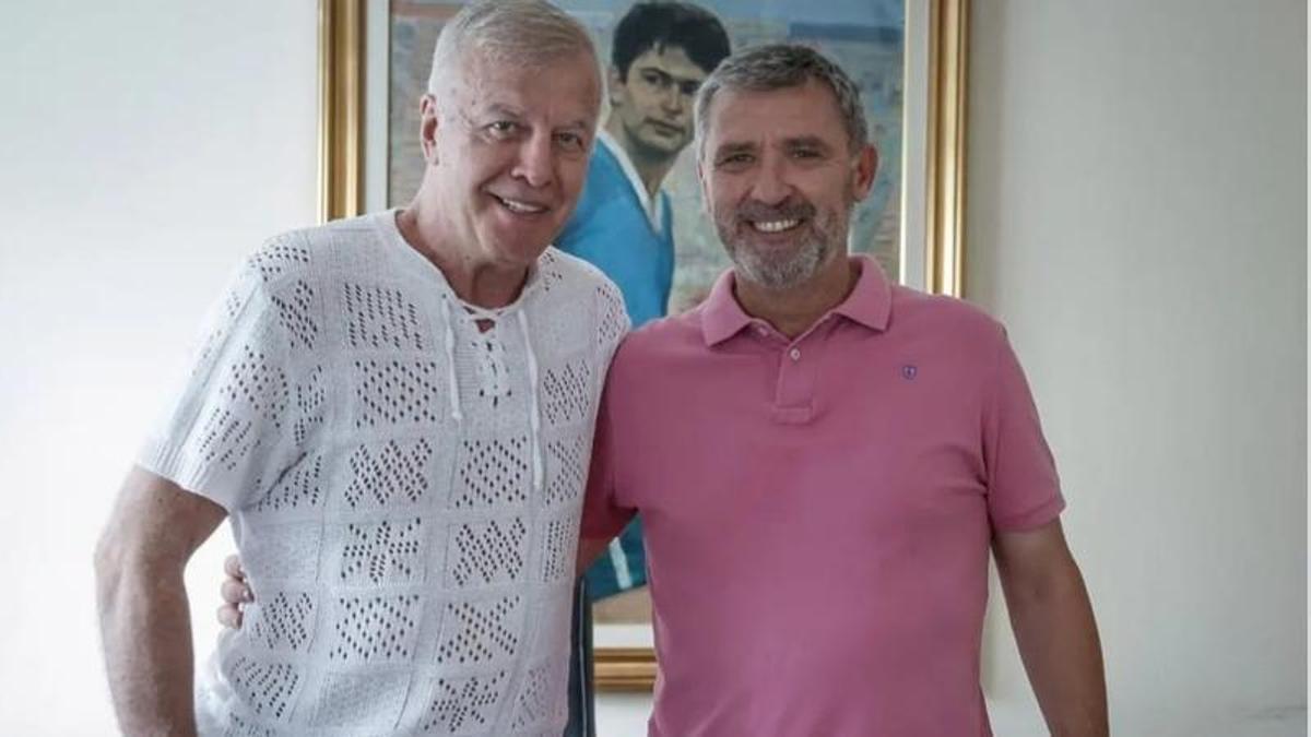 Nasko Sirakov, junto a Emilio Larraz