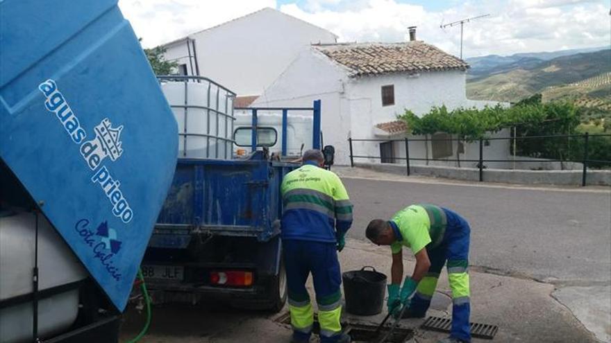 Un plan prevé retirar 30.000 litros de residuos del alcantarillado