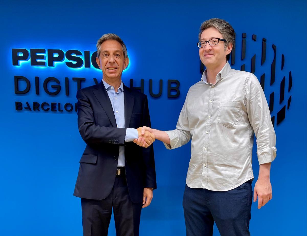 Francesc Fajula, consejero delegado de la Mobile World Capital, y Gaston Besanson, director de Ciencia de Datos Global de PepsiCo. Francesc Fajula, consejero delegado de la Mobile World Capital, y Gaston Besanson, director de Ciencia de Datos Global de PepsiCo.